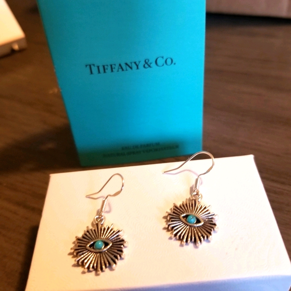 Blue eyes earrings